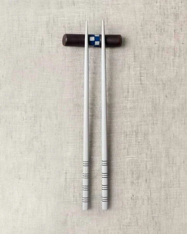 Checkered Chopstick Rest